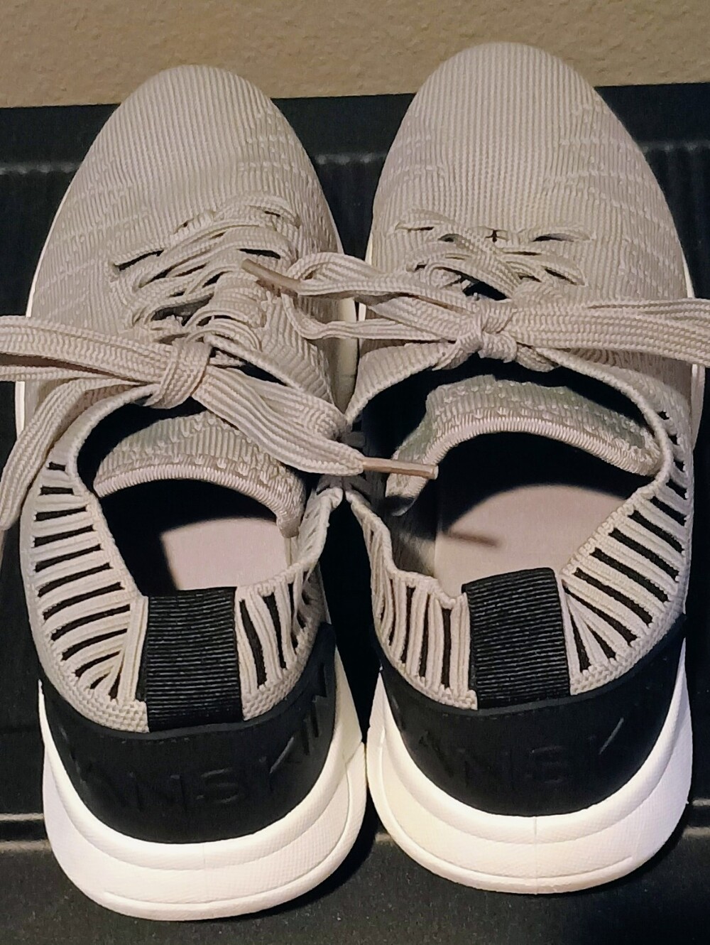 Danskin Women's Knit Athletic Sneakers Size 7.5 Light Gray Shoes | Like New